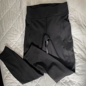 Lululemon Invigorate High‎ Rise Tight 25” in black size 6